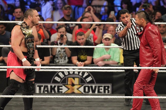 NXT TakeOver: Brooklyn II - Film - Joe Seanoa, Shinsuke Nakamura