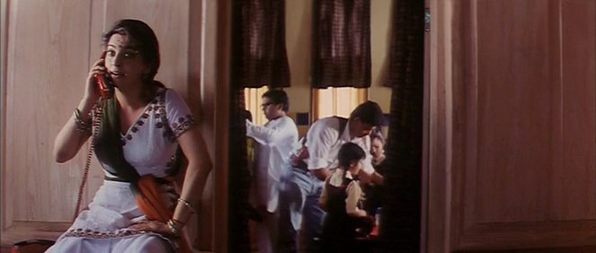 One 2 Ka 4 - Der Babysitter-Cop - Filmfotos - Juhi Chawla