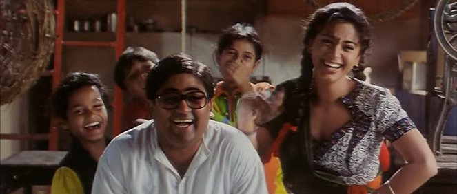 One 2 Ka 4 - Z filmu - Juhi Chawla