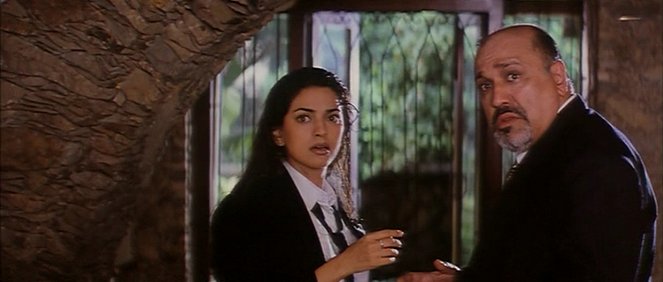 One 2 Ka 4 - De la película - Juhi Chawla