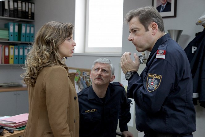 Oben ohne - Der Würger - Photos - Martina Schwab, Manfred Dungl, Andreas Steppan