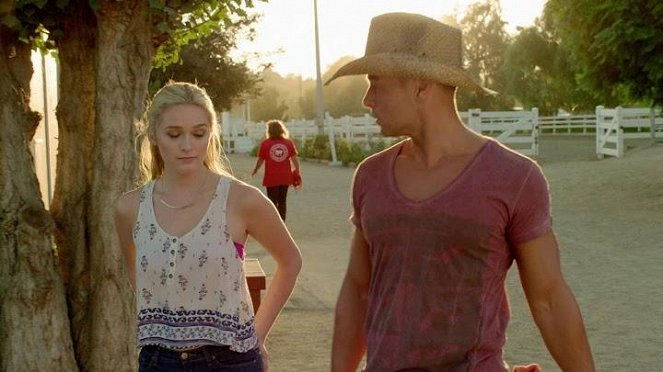 Emma's Chance - Photos - Greer Grammer, Joey Lawrence