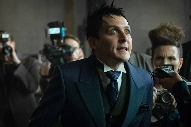 Gotham - Season 3 - Mad City: Better to Reign in Hell... - Van film - Robin Lord Taylor