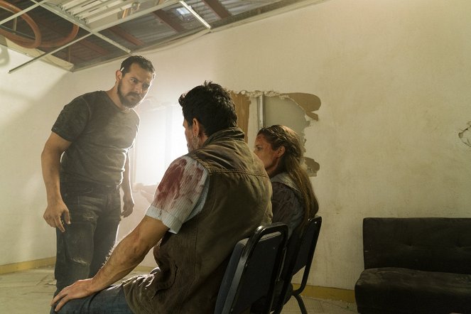 Fear the Walking Dead - Season 2 - Die Salzsäule - Filmfotos - Alejandro Edda