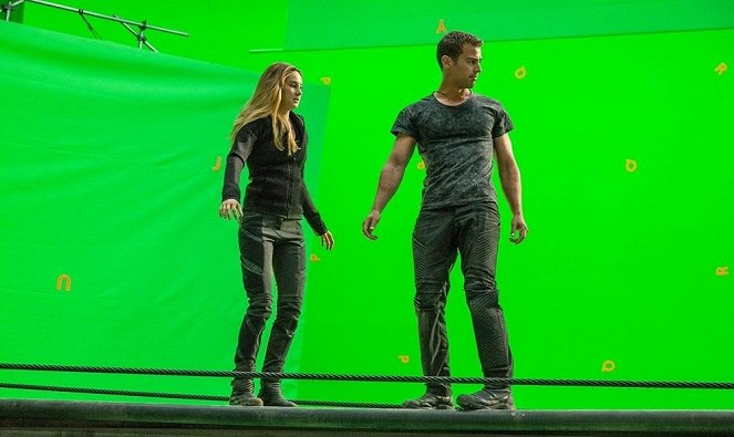 Divergent - Van de set - Shailene Woodley, Theo James