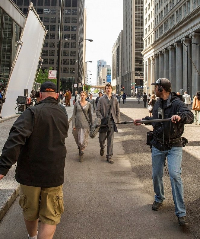 Divergent - Outolintu - Kuvat kuvauksista - Shailene Woodley, Ansel Elgort