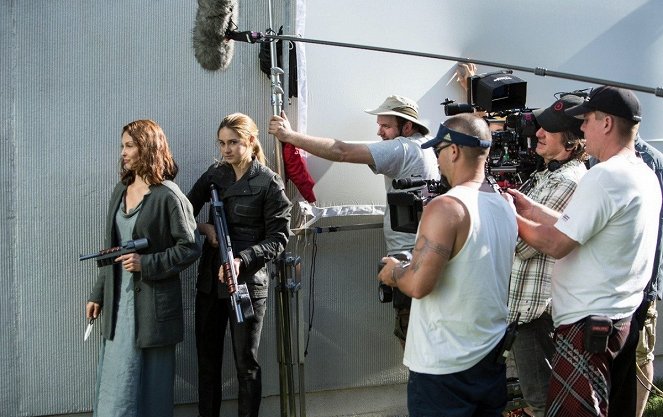Divergent - Outolintu - Kuvat kuvauksista - Ashley Judd, Shailene Woodley