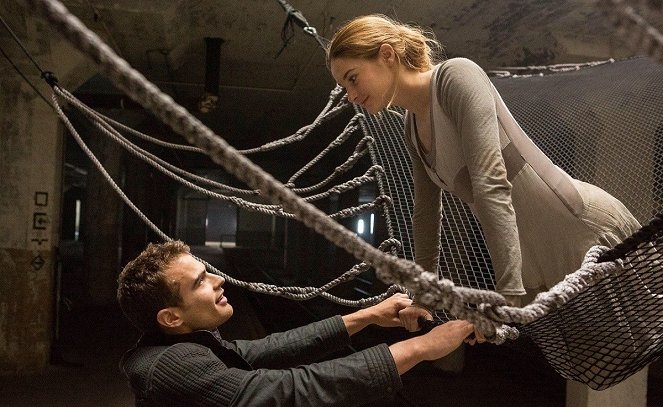 Divergent - Van de set - Theo James, Shailene Woodley