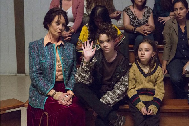 Better Things - Periode - Filmfotos - Celia Imrie, Hannah Riley, Olivia Edward
