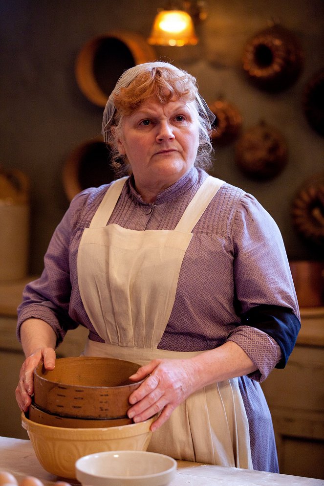 Downton Abbey - Season 3 - Episode 6 - Photos - Lesley Nicol