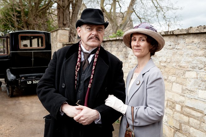 Downton Abbey - Episode 4 - Promóció fotók - Kevin McNally, Christine Mackie
