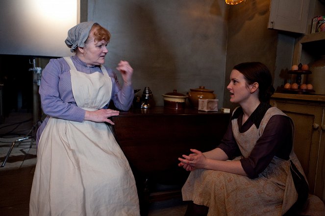 Downton Abbey - Season 3 - Episode 4 - Making of - Lesley Nicol, Sophie McShera
