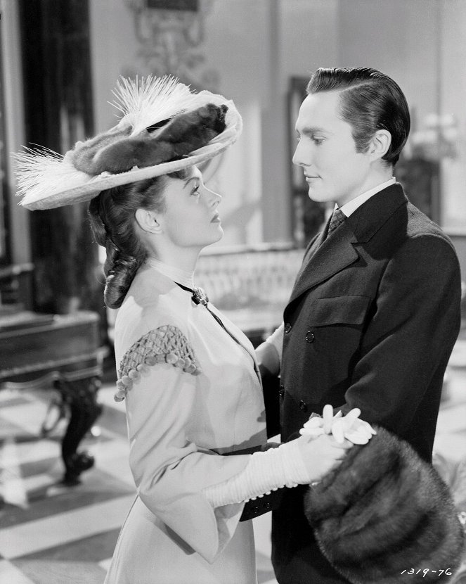The Picture of Dorian Gray - Photos - Donna Reed, Hurd Hatfield