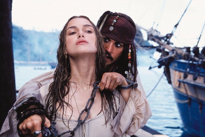 Piraci z Karaibów: Klątwa Czarnej Perły - Z filmu - Keira Knightley, Johnny Depp