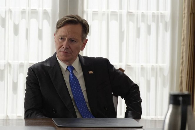 Prezident v pořadí - Pilotní díl - Z filmu - Peter Outerbridge