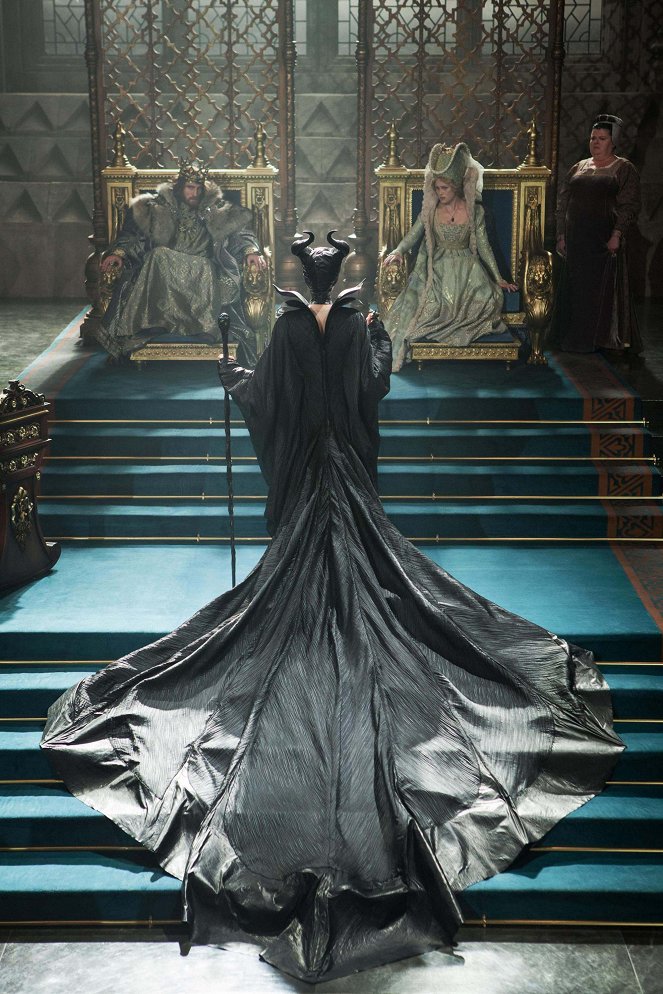 Maleficent - Photos - Sharlto Copley, Angelina Jolie, Hannah New, Sarah Flind