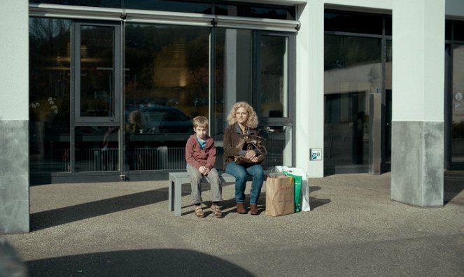Finsteres Glück - Film - Noé Ricklin, Eleni Haupt