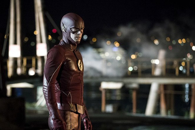 The Flash - Season 3 - Flashpoint - Photos - Grant Gustin
