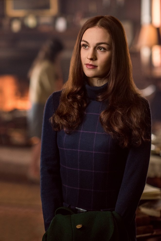 Outlander - Season 2 - Dragonfly in Amber - Van film - Sophie Skelton