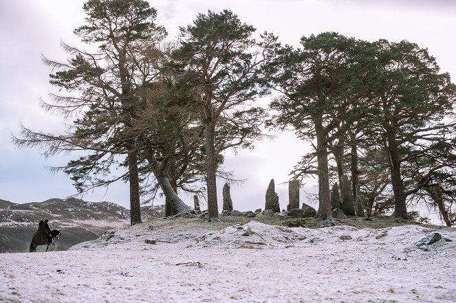 Outlander - Season 2 - Dragonfly in Amber - Van film