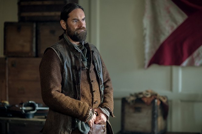 Outlander - Dragonfly in Amber - Photos - Duncan Lacroix