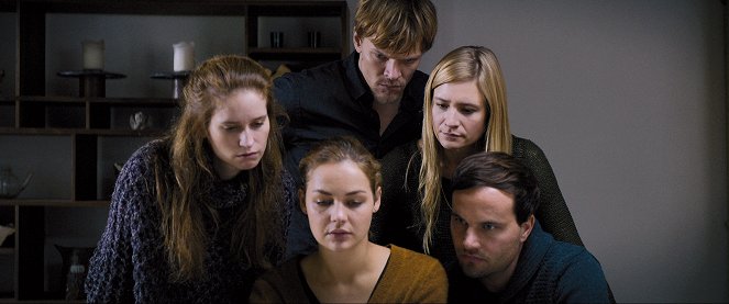 Hirtelen - Filmfotók - Lea Draeger, Luise Heyer, Sebastian Hülk, Julia Jentsch, Simon Eckert