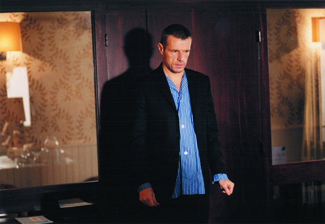 Good Girl - Photos - Lambert Wilson