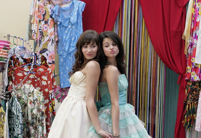 Princess Protection Program - Filmfotos - Demi Lovato, Selena Gomez