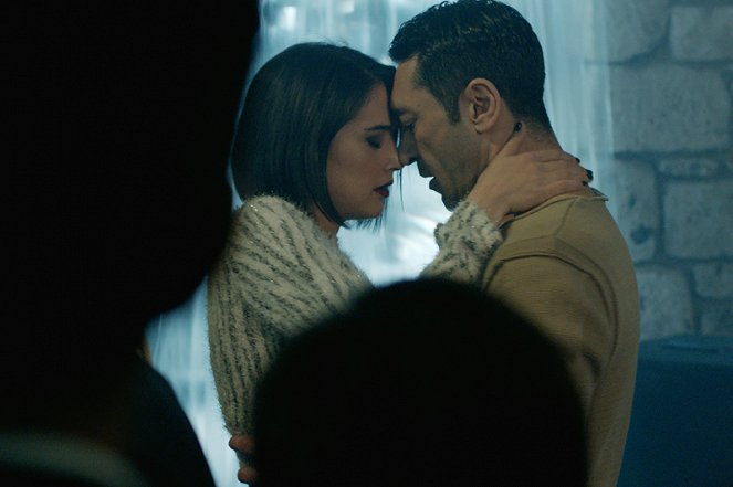 Tereddüt - Kuvat elokuvasta - Funda Eryiğit, Mehmet Kurtuluş