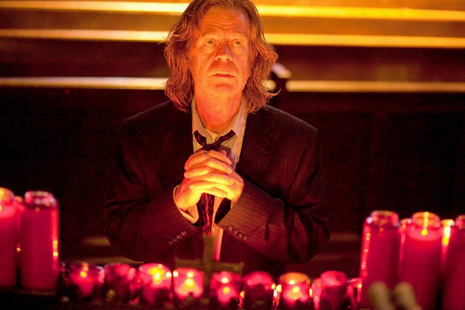 Shameless - Season 2 - I'll Light a Candle for You Every Day - Photos - William H. Macy