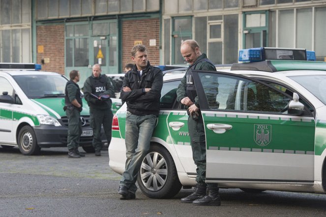 Polizeiruf 110 - Season 45 - Im Schatten - De la película - Andreas Günther, Bernhard Conrad