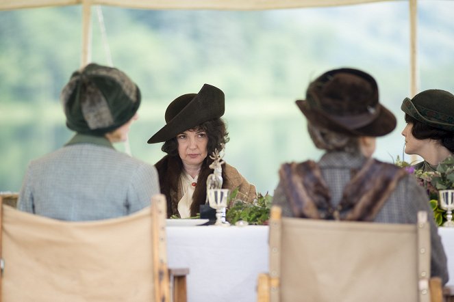Downton Abbey - Season 3 - A Journey to the Highlands - Photos - Phoebe Nicholls