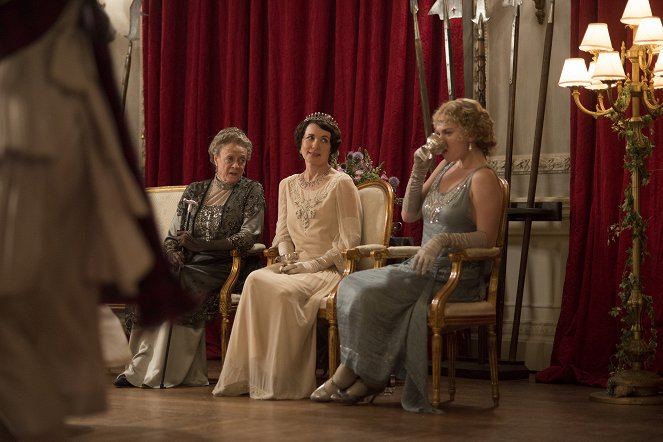 Downton Abbey - Himmel und Hölle - Filmfotos - Maggie Smith, Elizabeth McGovern, Lily James