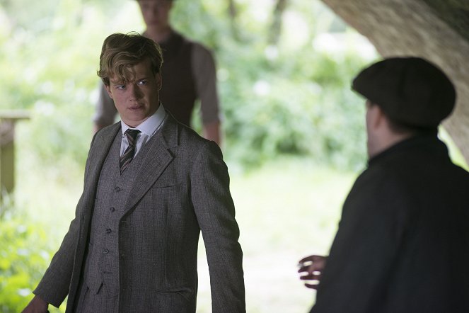 Downton Abbey - Season 3 - A Journey to the Highlands - Photos - Ed Speleers
