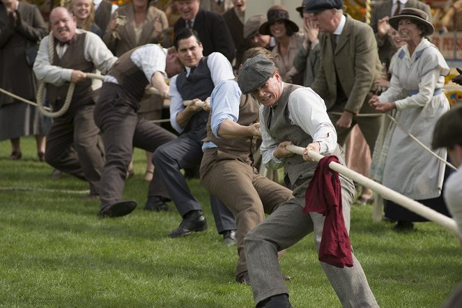 Downton Abbey - Season 3 - Wizyta w Szkocji - Z filmu - Robert James-Collier, Ed Speleers