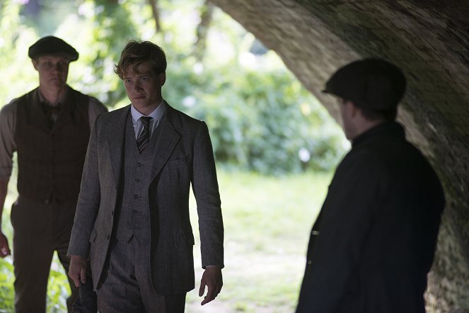 Downton Abbey - Season 3 - A Journey to the Highlands - Photos - Ed Speleers