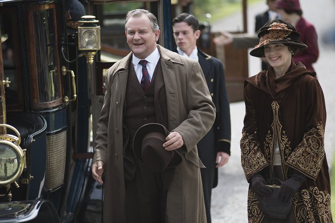 Downton Abbey - Season 3 - A Journey to the Highlands - Photos - Hugh Bonneville, Elizabeth McGovern