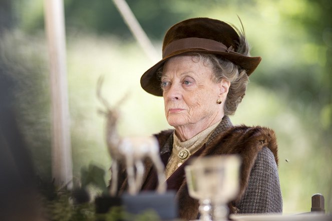 Downton Abbey - Season 3 - Utazás a Skót-felföldre - Filmfotók - Maggie Smith