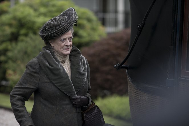 Downton Abbey - Season 3 - Wizyta w Szkocji - Z filmu - Maggie Smith