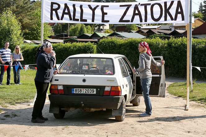 Přístav - Rallye Zátoka - Z filmu - Bohumil Klepl, Lucie Zedníčková