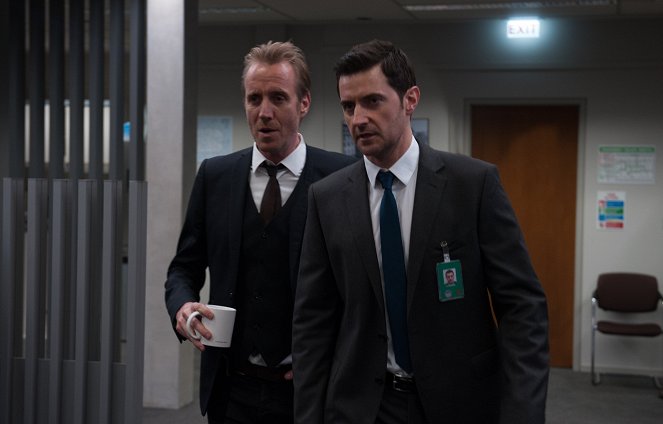 Berlin Station - Station to Station - Photos - Rhys Ifans, Richard Armitage
