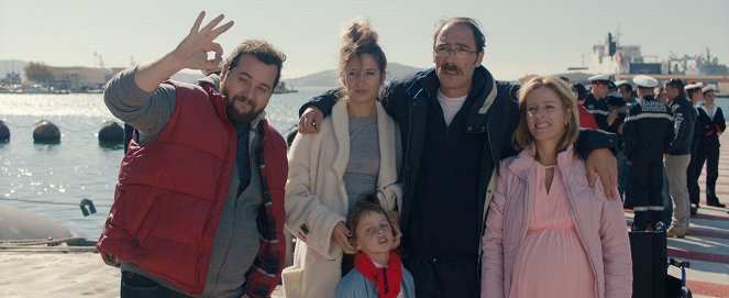 Das unerwartete Glück der Familie Payan - Filmfotos - Antoine Bertrand, Manon Kneusé, Philippe Rebbot, Karin Viard