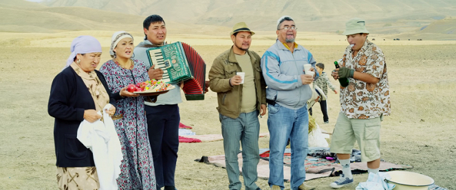 Kyrgyz - kazak: Putěšetstvije s bomboj - Kuvat elokuvasta
