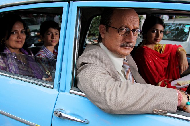 Láska na druhém konci - Z filmu - Anupam Kher, Shriya Saran