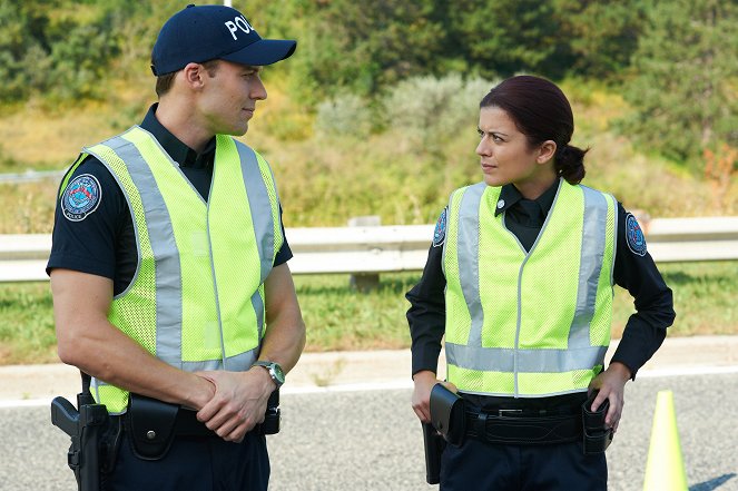 Rookie Blue - The Kids Are Not Alright - Photos - Peter Mooney, Priscilla Faia