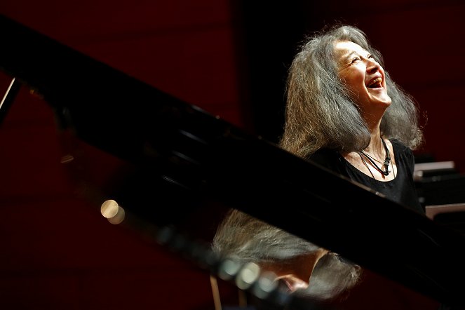 Martha Argerich interpretiert das 1. Klavierkonzert von Beethoven - Filmfotos