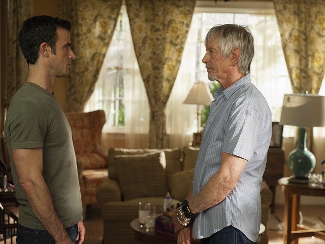 The Leftovers - Season 2 - A Matter of Geography - Photos - Justin Theroux, Scott Glenn