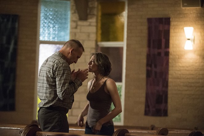 The Leftovers - Photos - Christopher Eccleston, Carrie Coon