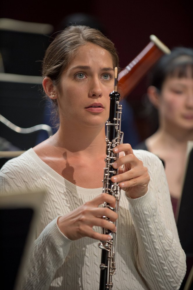 Mozart in the Jungle - Fifth Chair - Photos - Lola Kirke