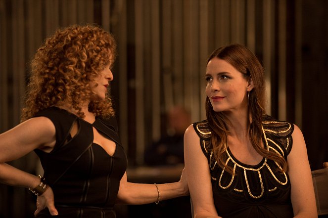 Mozart in the Jungle - The Rehearsal - Photos - Bernadette Peters, Saffron Burrows